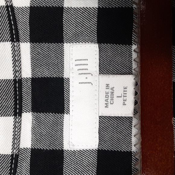 J.Jill Houndstooth Gingham Petite Long Sleeve V-Neck Tunic Top - Picture 4 of 9